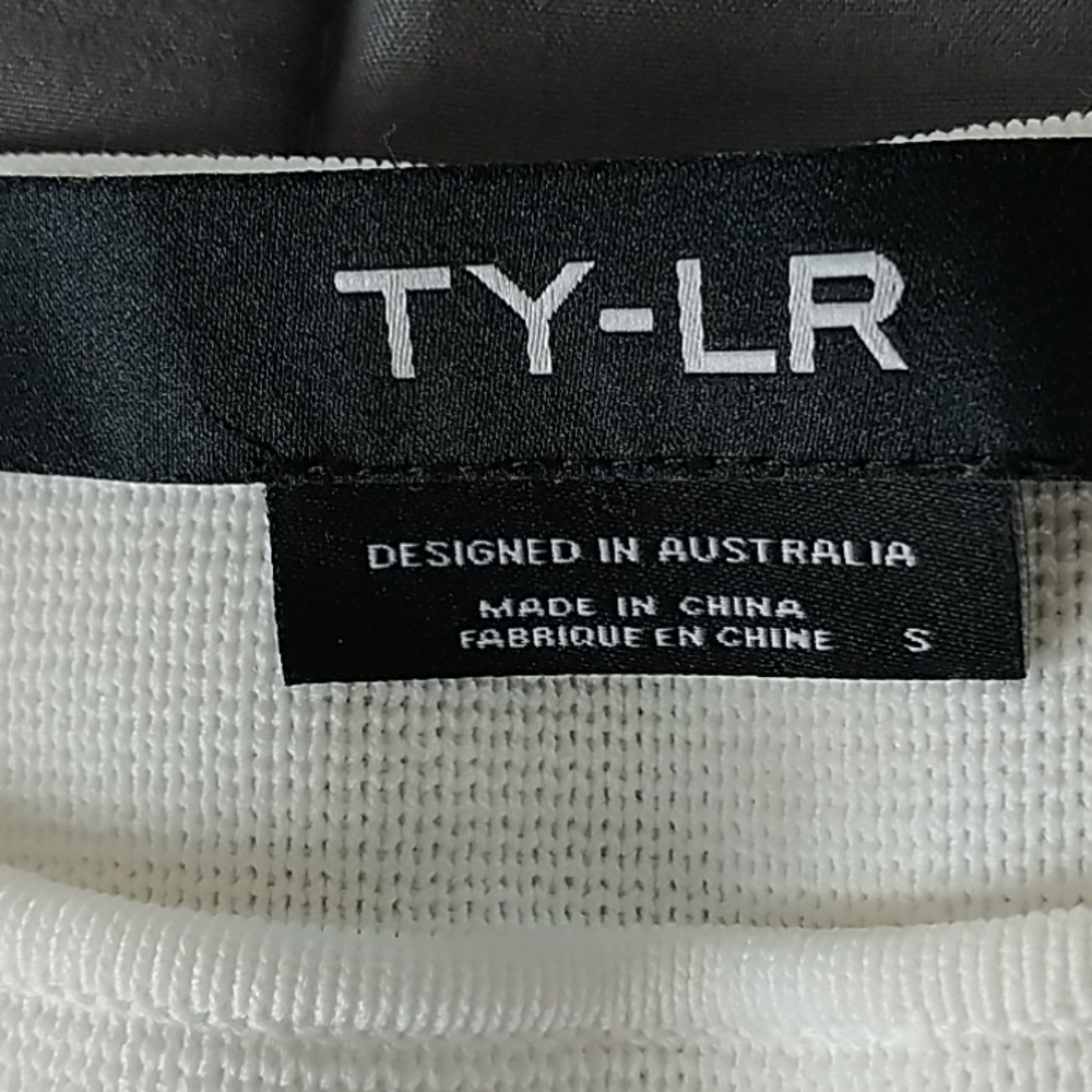 TY-LR designed in Australia White crew neck Top S - Picture 7 of 9